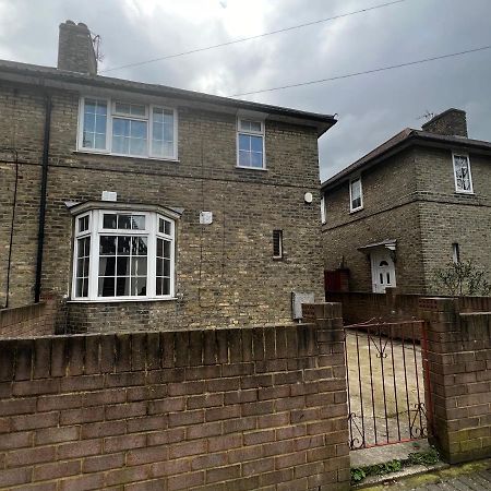 Good Priced Double Rooms In Sherperds Bush London Exterior photo