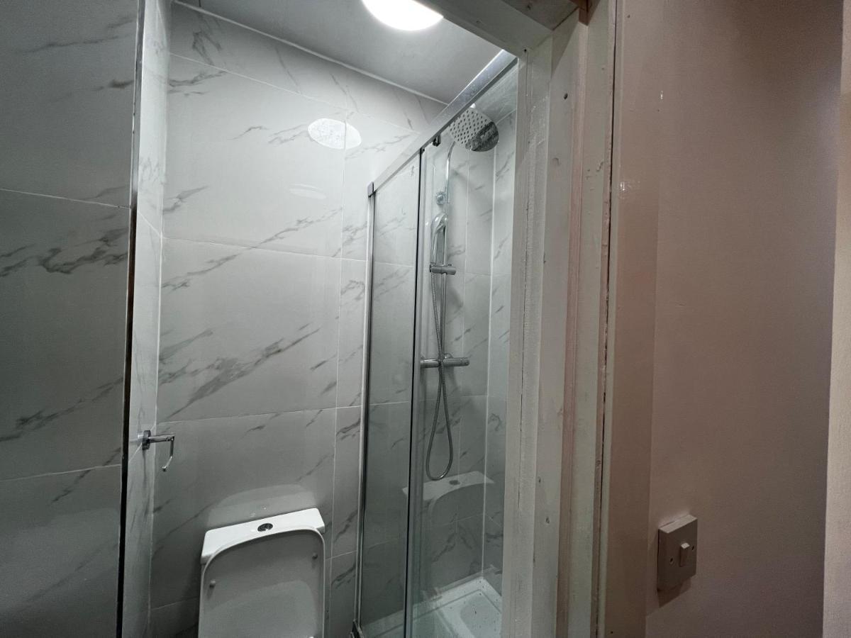Good Priced Double Rooms In Sherperds Bush London Exterior photo