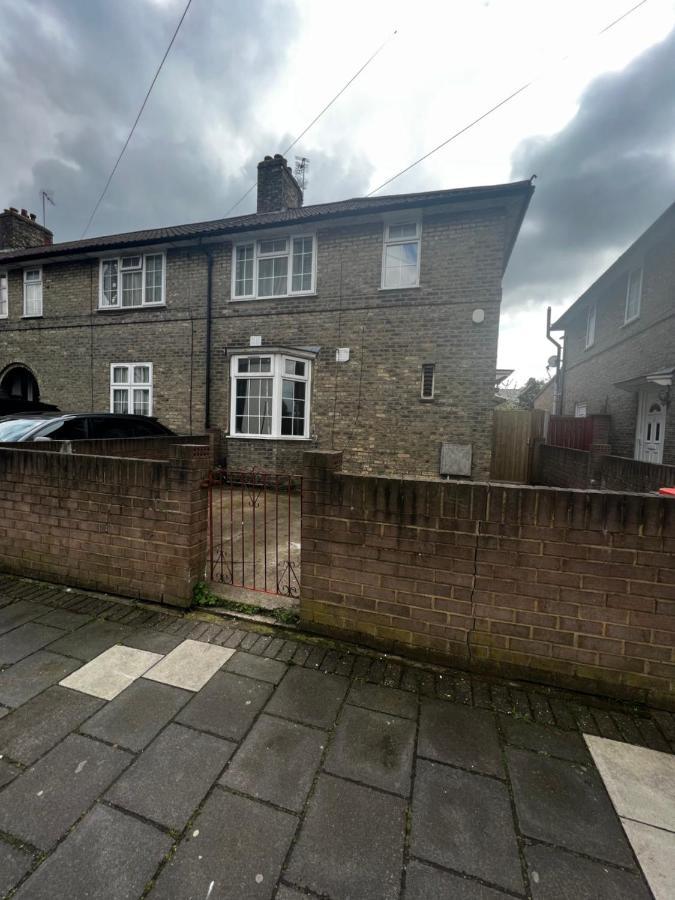 Good Priced Double Rooms In Sherperds Bush London Exterior photo