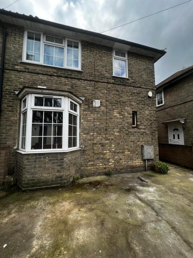 Good Priced Double Rooms In Sherperds Bush London Exterior photo