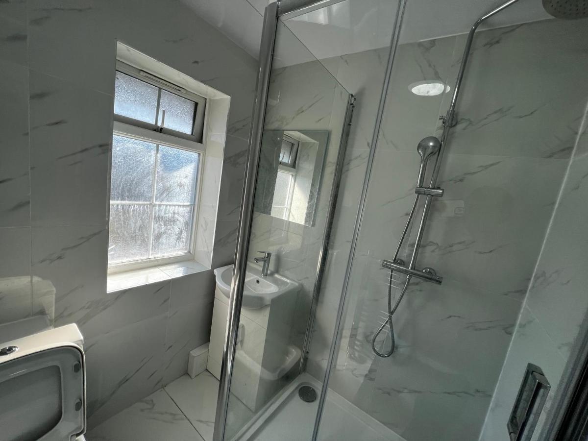 Good Priced Double Rooms In Sherperds Bush London Exterior photo