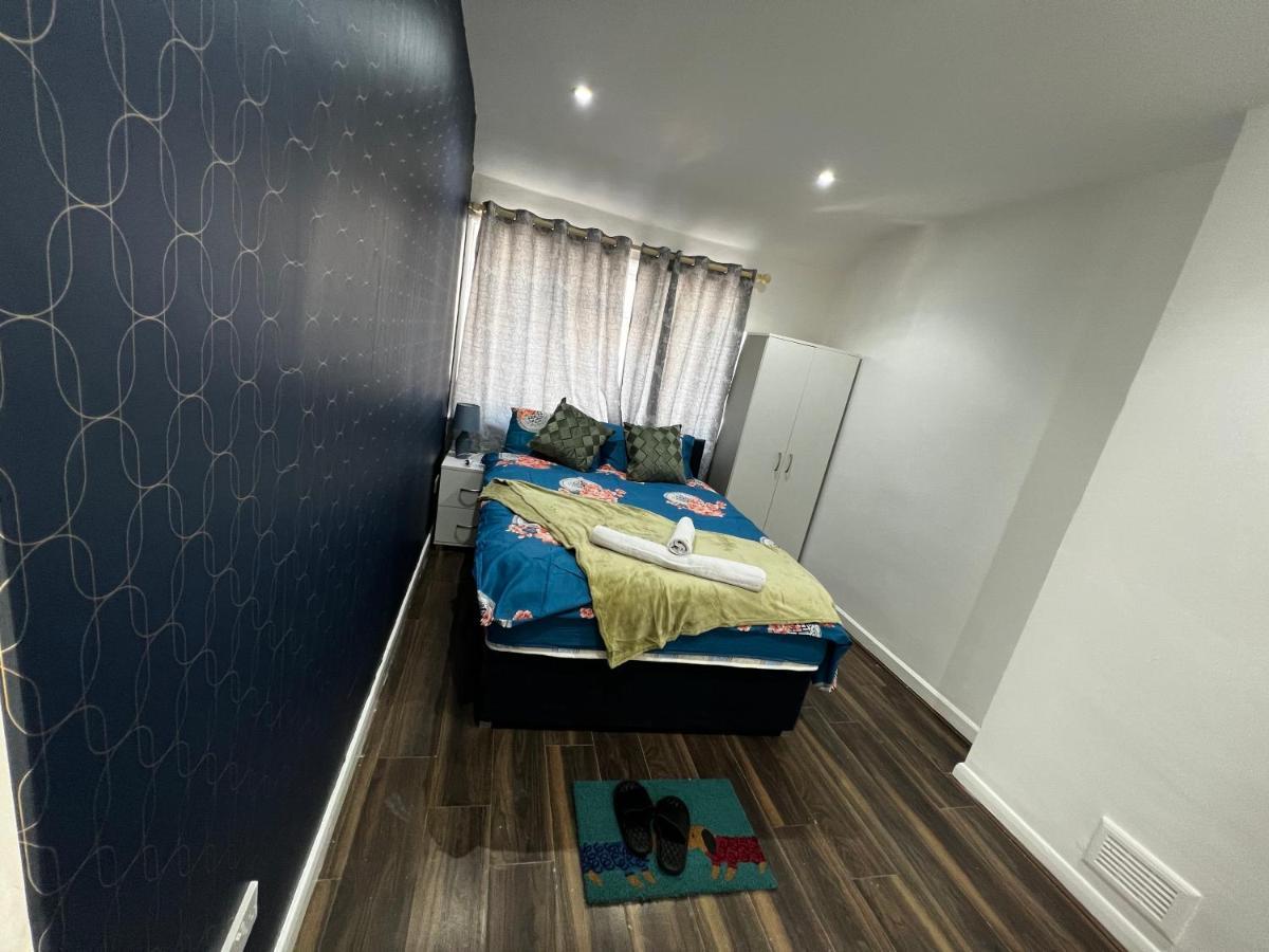 Good Priced Double Rooms In Sherperds Bush London Exterior photo
