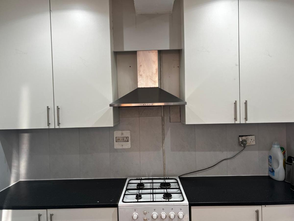 Good Priced Double Rooms In Sherperds Bush London Exterior photo
